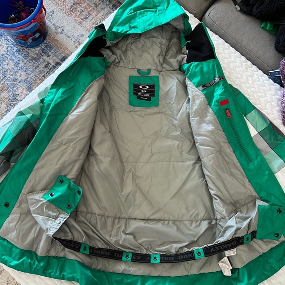 Like New Oakley Green Snowboarding Set Small - Picture 4 of 7